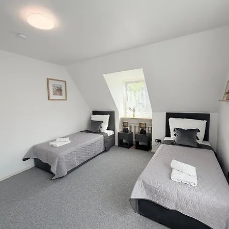 Appartement Grosse In Zentrumsnaehe 4 Schlafz Whg Mit Voll Ausgestatteter Kueche & Stellplatz