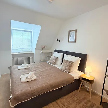 Appartement Grosse In Zentrumsnaehe 4 Schlafz Whg Mit Voll Ausgestatteter Kueche & Stellplatz *