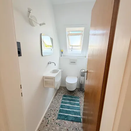 Grosse In Zentrumsnaehe 4 Schlafz Whg Mit Voll Ausgestatteter Kueche & Stellplatz *