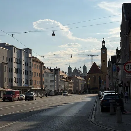 Grosse In Zentrumsnaehe 4 Schlafz Whg Mit Voll Ausgestatteter Kueche & Stellplatz Appartement *